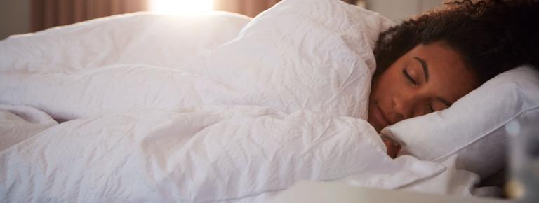 Quel matelas choisir quand on a mal au dos ? | Blog Camif