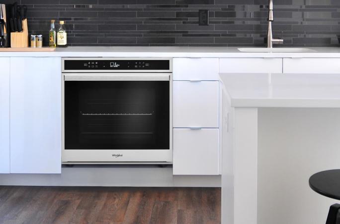 Guide d'achat pour choisir son four encastrable Whirlpool | Camif