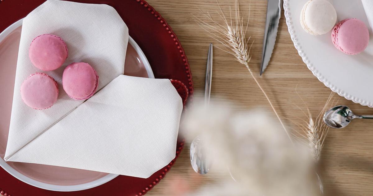 tuto Saint-Valentin : pliage de serviette cœur | Blog Camif