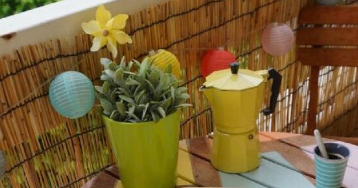 Relooker une vieille table de jardin en plastique - SHAKING COLORS
